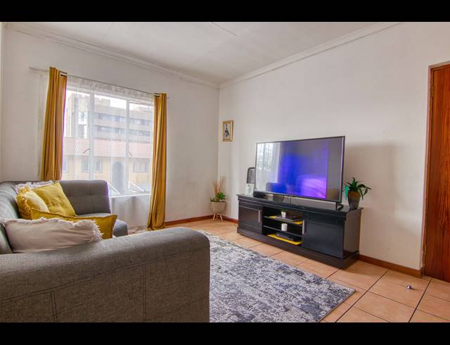 1 BEDROOM APARTMENT TO LET IN FERNDALE